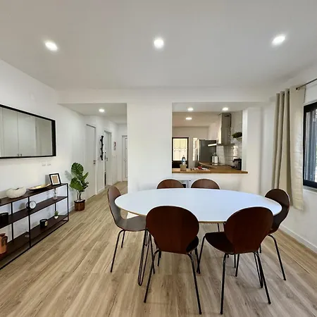 Beachside Bliss Refurbished Pool And Apartment *