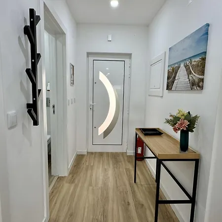 Beachside Bliss Refurbished Pool And Apartment *