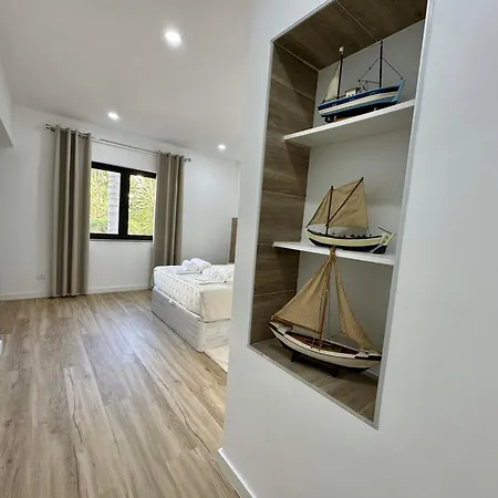 Beachside Bliss Refurbished Pool And Apartment