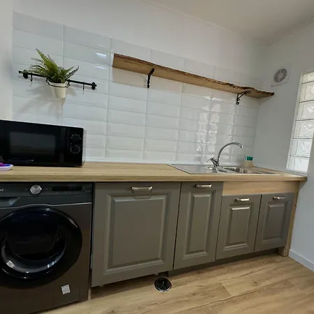 Beachside Bliss Refurbished Pool And Apartment