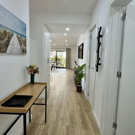 Apartment Beachside Bliss Refurbished Pool And