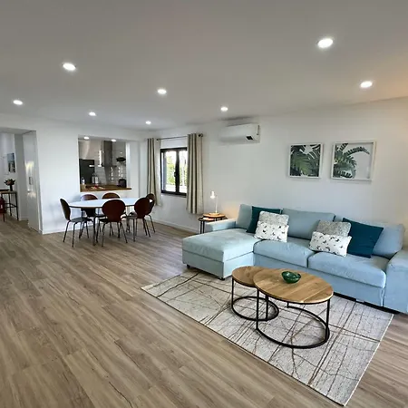 Beachside Bliss Refurbished Pool And Apartment *