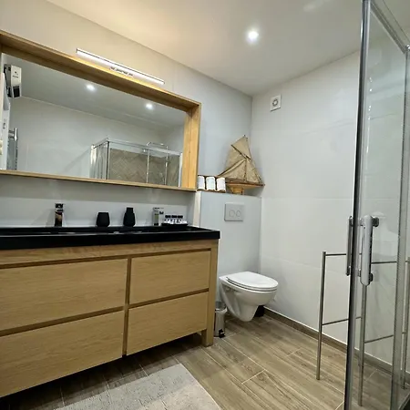 Apartment Beachside Bliss Refurbished Pool And