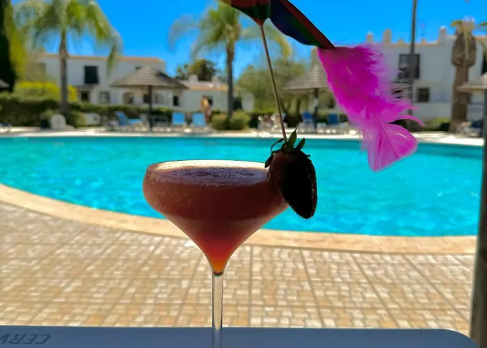 Beachside Bliss T2 With Pool & Access By Drago Albufeira