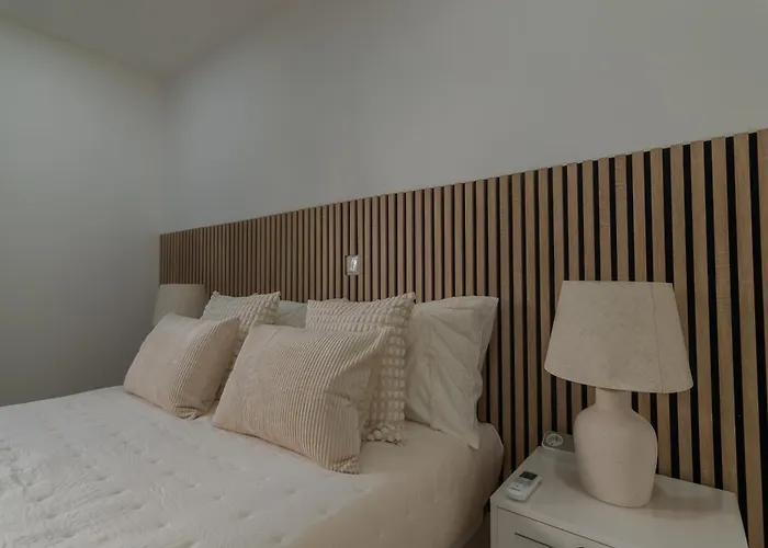 Beachside Bliss T2 With Pool & Access By Drago Albufeira