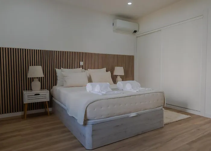 Beachside Bliss T2 With Pool & Access By Drago Albufeira